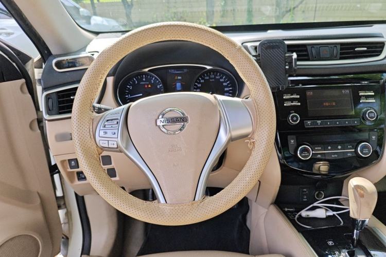 Used Nissan X-Trail 2014 2.0L CVT Comfort Edition 2WD Steering Wheel