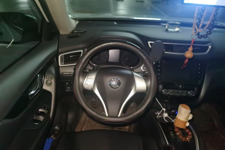 Used Nissan X-Trail 2014 2.5L CVT Luxury Edition 4WD Steering Wheel