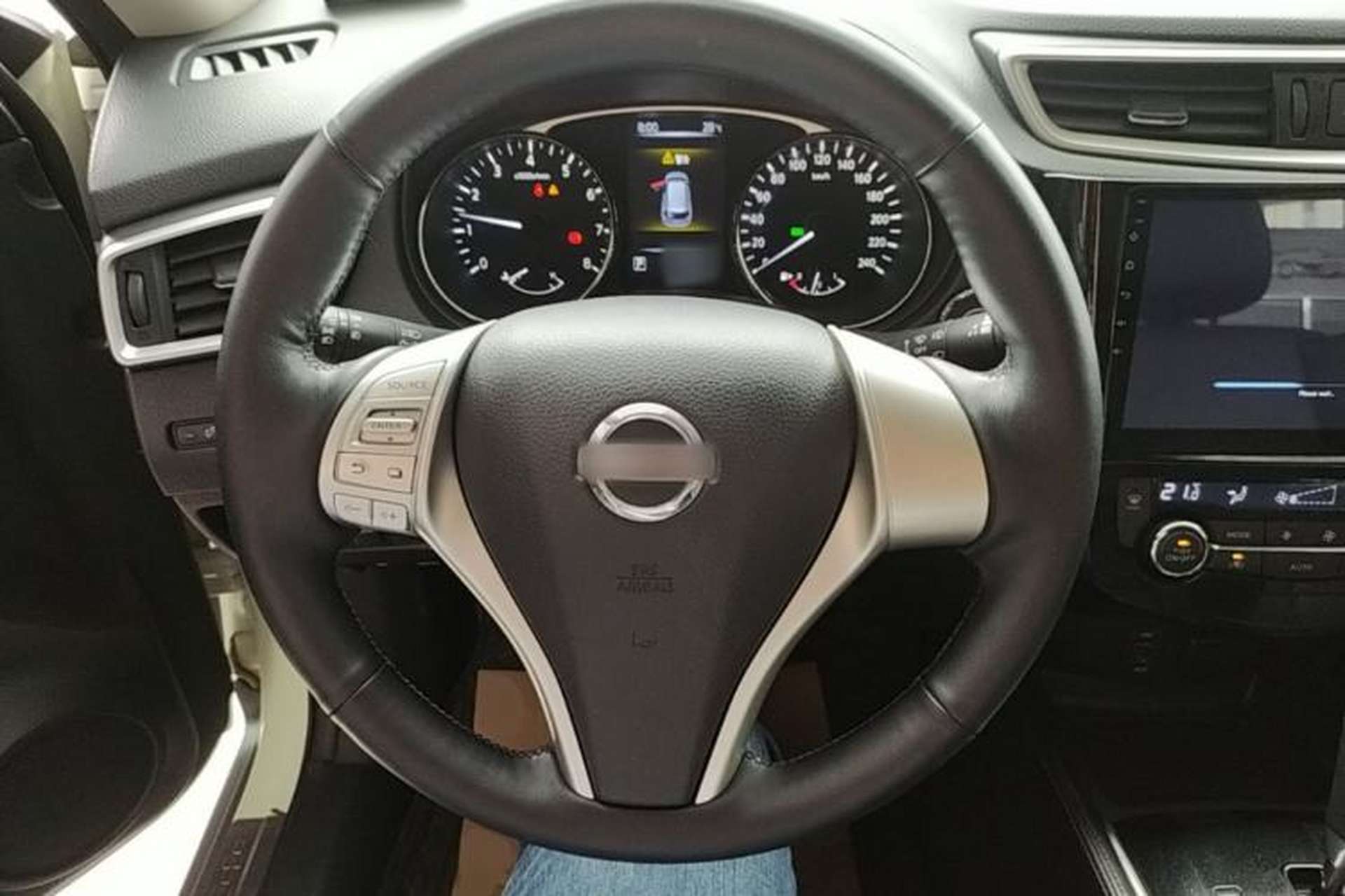 Used Nissan X-Trail 2014 2.0L CVT Comfort Edition 2WD Steering Wheel