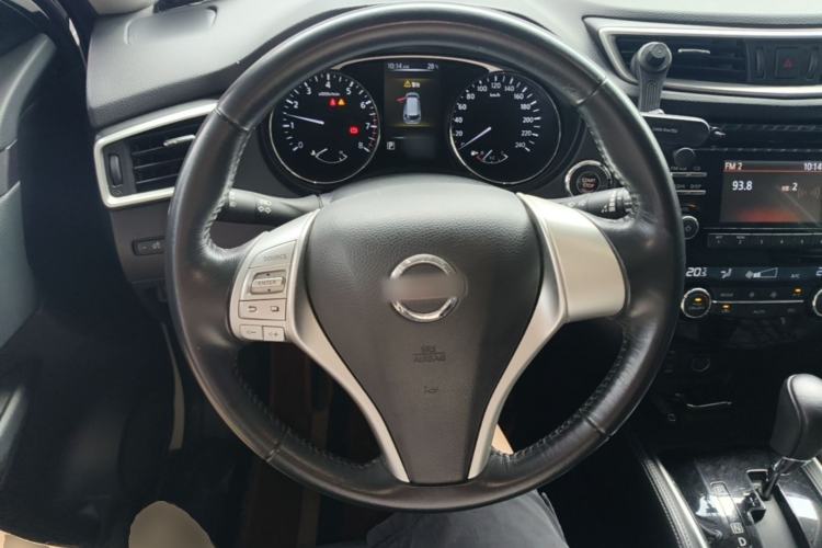 Used Nissan X-Trail 2014 2.0L CVT Comfort Edition 2WD Steering Wheel