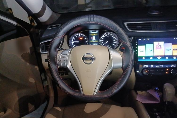 Used Nissan X-Trail 2014 2.0L CVT Comfort Edition 2WD Steering Wheel