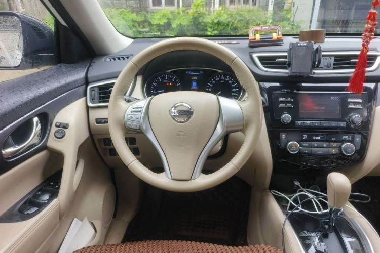 Used Nissan X-Trail 2014 2.0L CVT Comfort Edition 2WD Steering Wheel