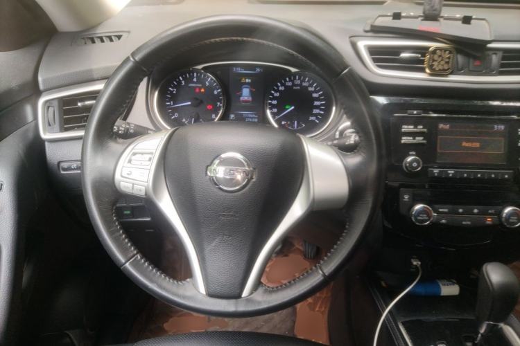 Used Nissan X-Trail 2014 2.0L CVT Comfort Edition 2WD Steering Wheel