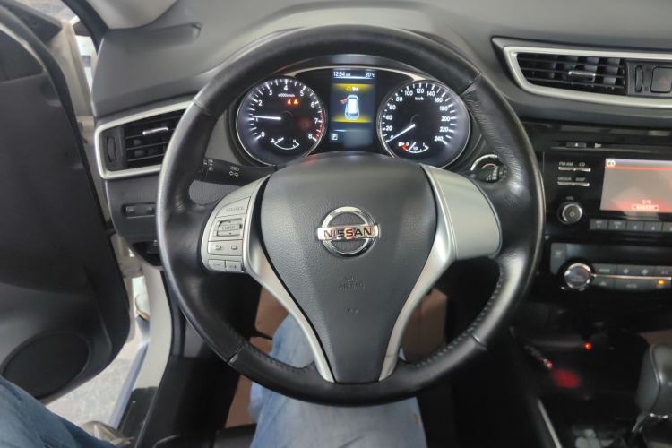 Used Nissan X-Trail 2014 2.0L CVT Comfort Edition 2WD Steering Wheel