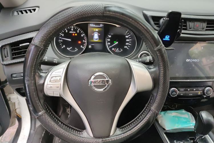 Used Nissan X-Trail 2014 2.0L CVT Comfort Edition 2WD Steering Wheel