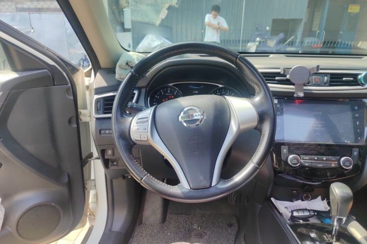 Used Nissan X-Trail 2014 2.0L CVT Comfort Edition 2WD Steering Wheel