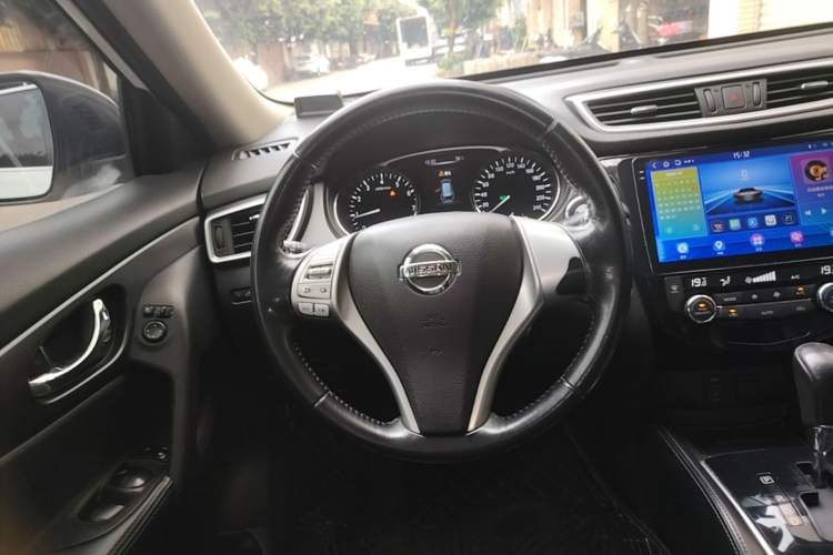 Used Nissan X-Trail 2014 2.0L CVT Comfort Edition 2WD Steering Wheel