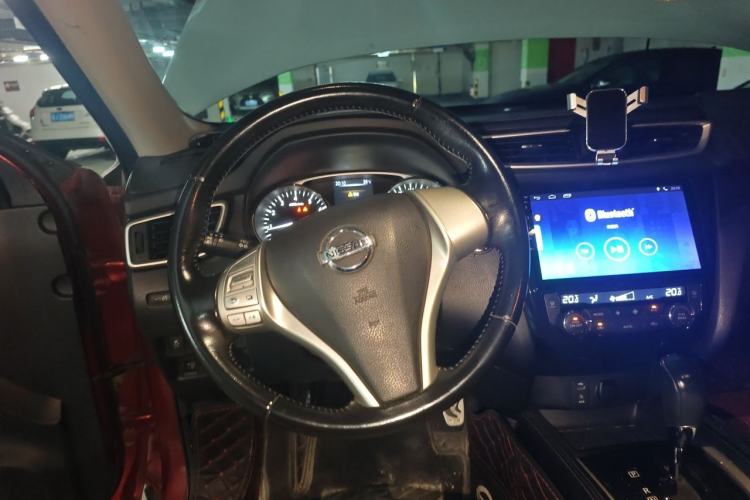 Used Nissan X-Trail 2014 2.0L CVT Comfort Edition 2WD Steering Wheel