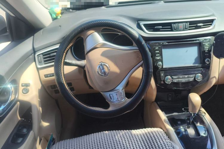 Used Nissan X-Trail 2014 2.0L CVT Comfort Edition 2WD Steering Wheel