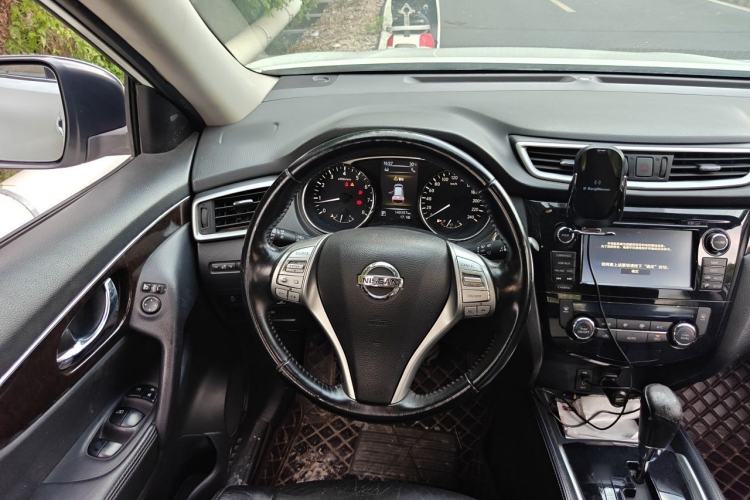 Used Nissan X-Trail 2014 2.5L CVT Ultimate Edition 4WD Steering Wheel