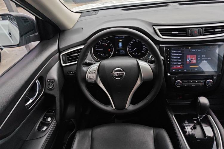 Used Nissan X-Trail 2014 2.0L CVT Comfort Edition 2WD Steering Wheel