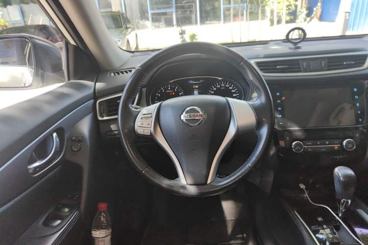 Used Nissan X-Trail 2014 2.0L CVT Comfort Edition 2WD Steering Wheel