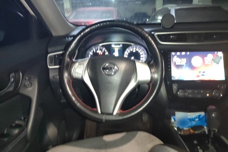 Used Nissan X-Trail 2014 2.0L CVT Comfort Edition 2WD Steering Wheel