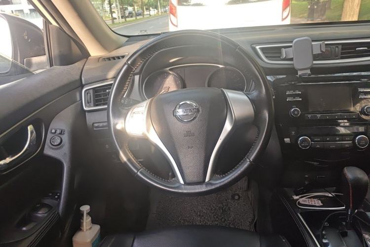 Used Nissan X-Trail 2014 2.0L CVT Comfort Edition 2WD Steering Wheel
