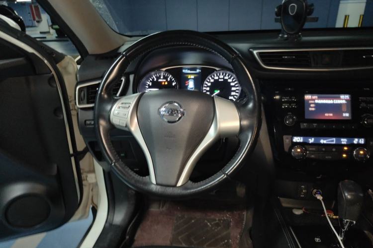 Used Nissan X-Trail 2014 2.0L CVT Comfort Edition 2WD Steering Wheel