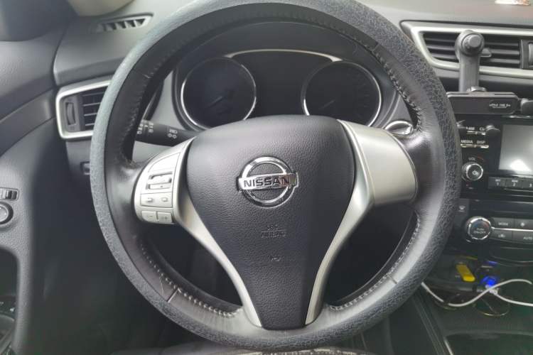 Used Nissan X-Trail 2014 2.0L CVT Comfort Edition 2WD Steering Wheel