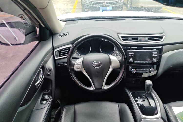 Used Nissan X-Trail 2014 2.0L CVT Comfort Edition 2WD Steering Wheel