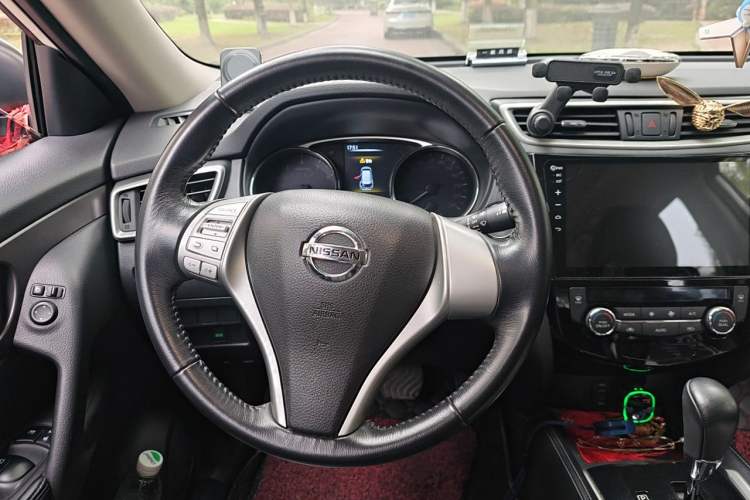 Used Nissan X-Trail 2014 2.0L CVT Comfort Edition 2WD Steering Wheel