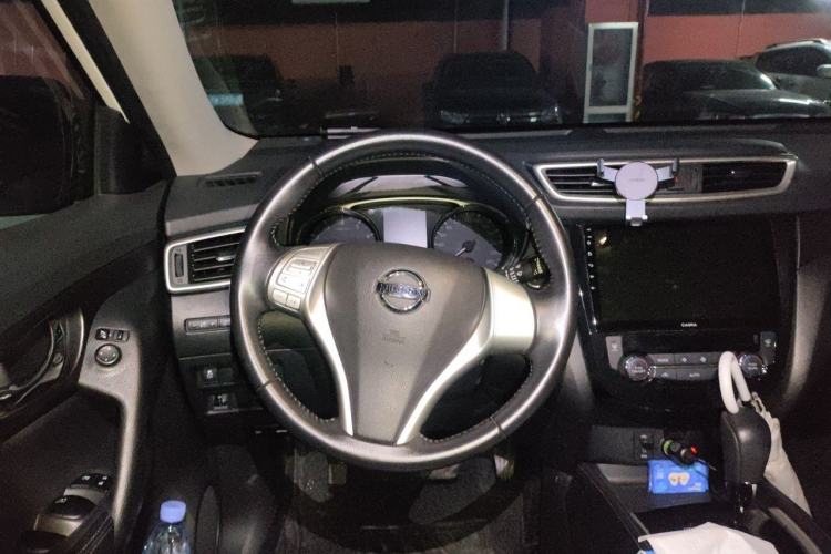 Used Nissan X-Trail 2014 2.0L CVT Comfort Edition 2WD Steering Wheel