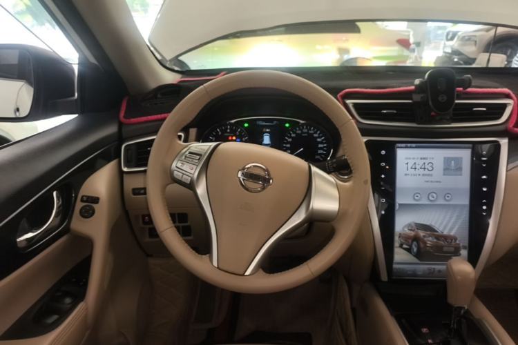 Used Nissan X-Trail 2014 2.5L CVT Leading Edition 4WD Steering Wheel