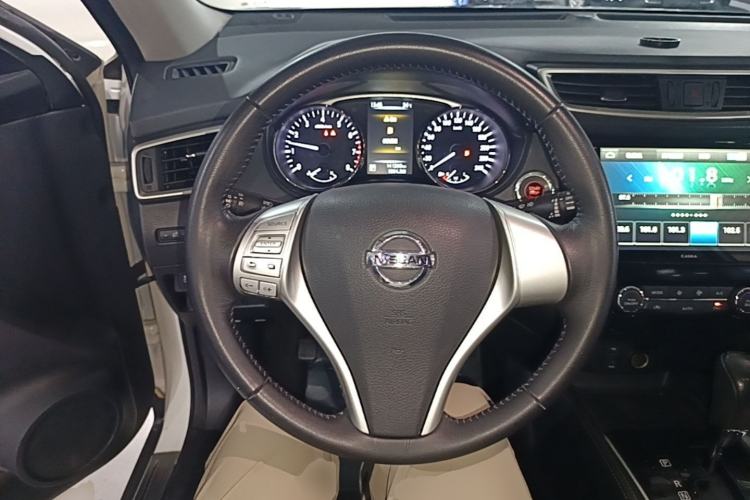 Used Nissan X-Trail 2014 2.0L CVT Comfort Edition 2WD Steering Wheel