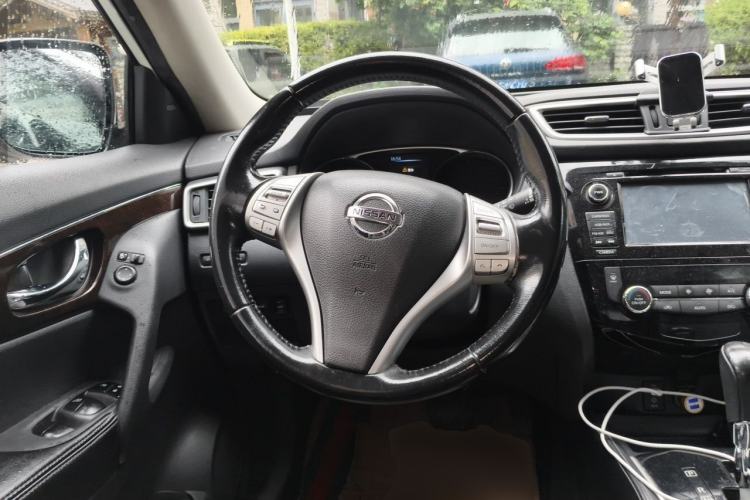Used Nissan X-Trail 2014 2.5L CVT Ultimate Edition 4WD Steering Wheel