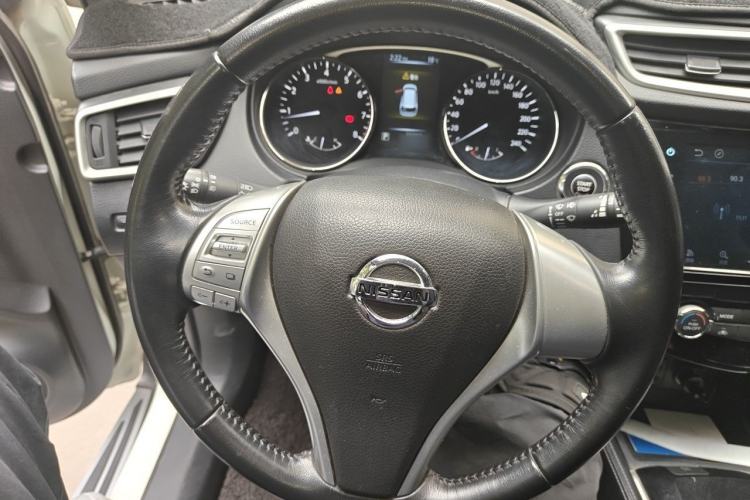 Used Nissan X-Trail 2014 2.0L CVT Comfort Edition 2WD Steering Wheel