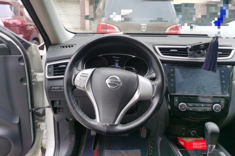 Used Nissan X-Trail 2014 2.0L CVT Comfort Edition 2WD Steering Wheel