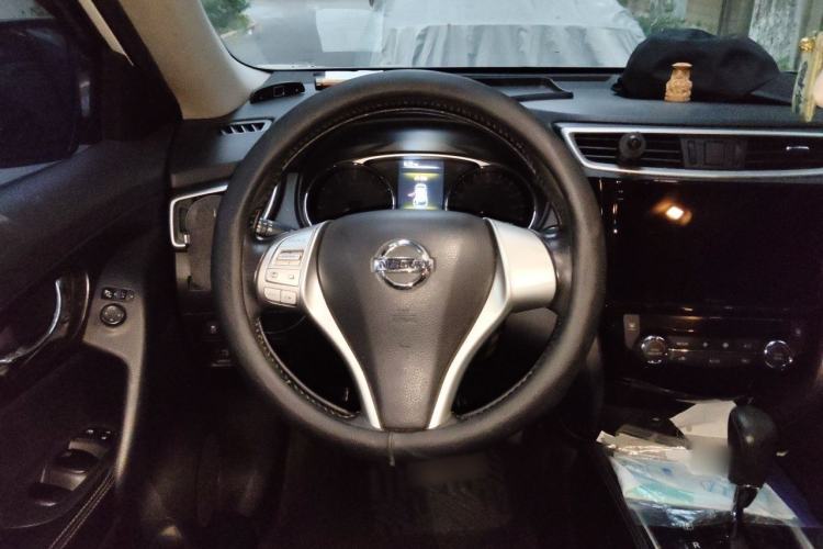 Used Nissan X-Trail 2014 2.0L CVT Comfort Edition 2WD Steering Wheel