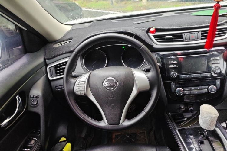 Used Nissan X-Trail 2014 2.0L CVT Comfort Edition 2WD Steering Wheel