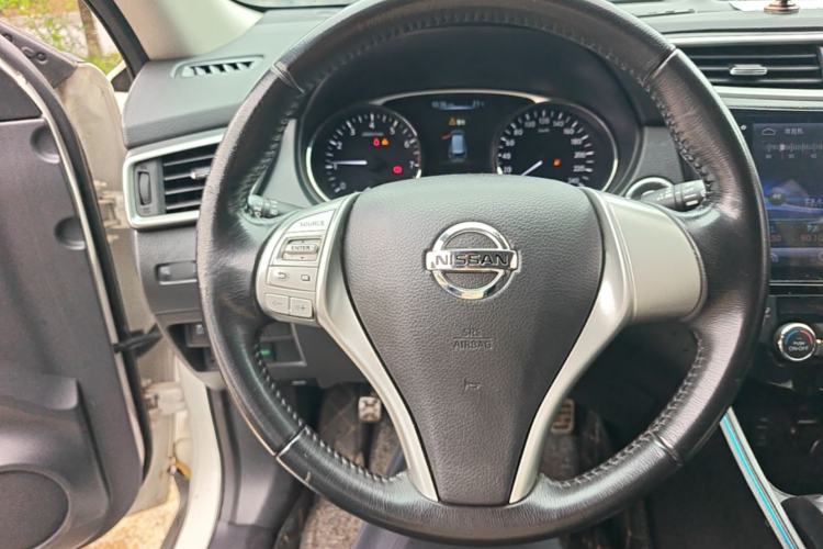 Used Nissan X-Trail 2014 2.0L CVT Comfort Edition 2WD Steering Wheel