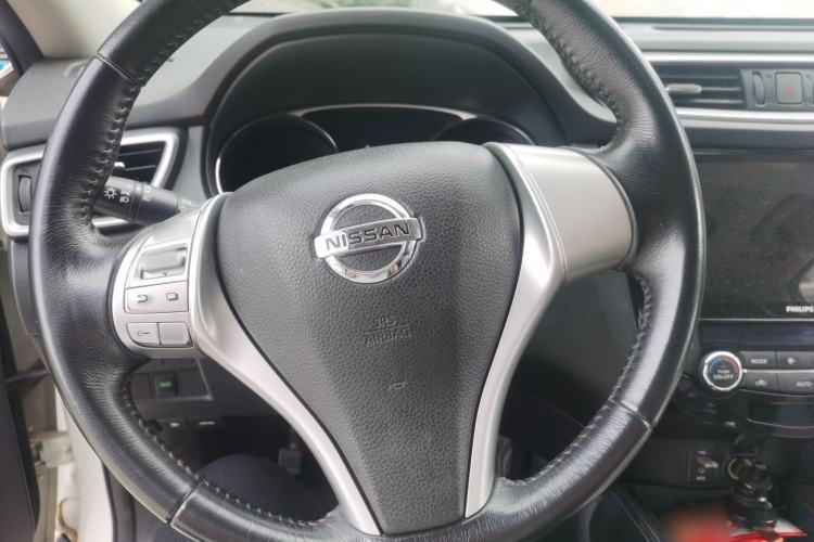 Used Nissan X-Trail 2014 2.0L CVT Comfort Edition 2WD Steering Wheel