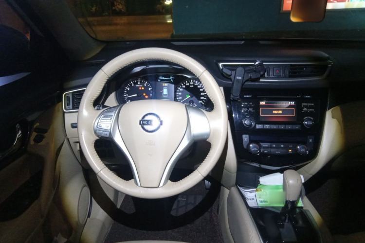 Used Nissan X-Trail 2014 2.5L CVT Luxury Edition 4WD Steering Wheel