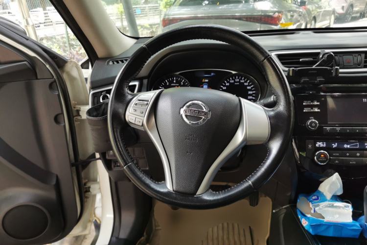 Used Nissan X-Trail 2014 2.5L CVT Leading Edition 4WD Steering Wheel