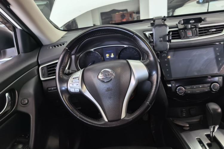 Used Nissan X-Trail 2014 2.0L CVT Comfort Edition 2WD Steering Wheel