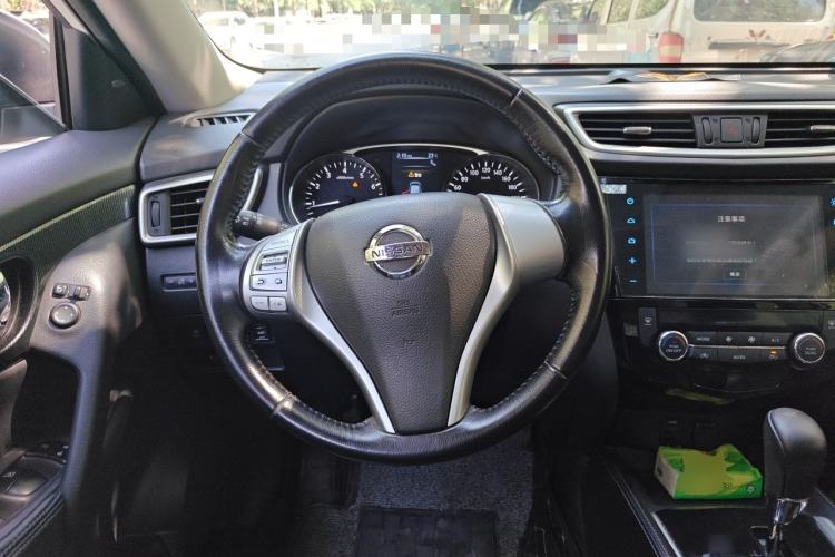 Used Nissan X-Trail 2014 2.5L CVT Luxury Edition 4WD Steering Wheel