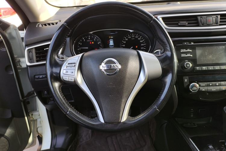 Used Nissan X-Trail 2014 2.0L CVT Comfort Edition 2WD Steering Wheel