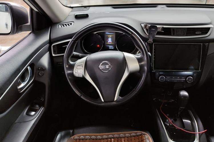 Used Nissan X-Trail 2014 2.0L CVT Comfort Edition 2WD Steering Wheel