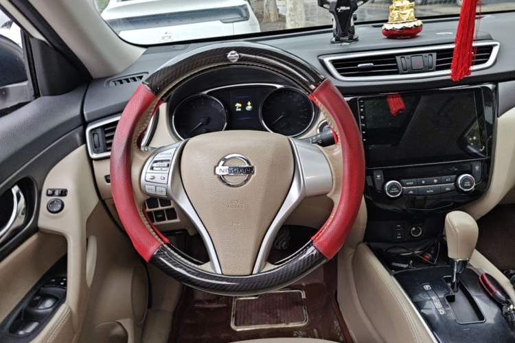 Used Nissan X-Trail 2014 2.0L CVT Comfort Edition 2WD Steering Wheel