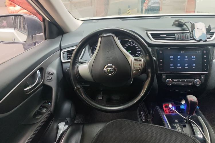 Used Nissan X-Trail 2014 2.0L CVT Comfort Edition 2WD Steering Wheel