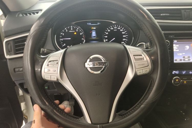 Used Nissan X-Trail 2014 2.0L CVT Smart Edition 2WD Steering Wheel