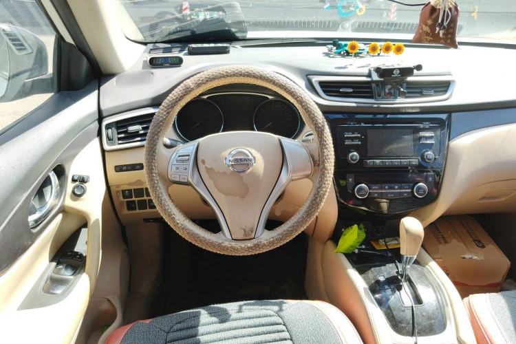 Used Nissan X-Trail 2014 2.0L CVT Comfort Edition 2WD Steering Wheel