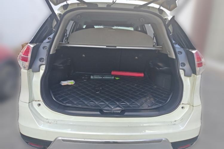 Used Nissan X-Trail 2014 2.5L CVT Luxury Edition 4WD Trunk