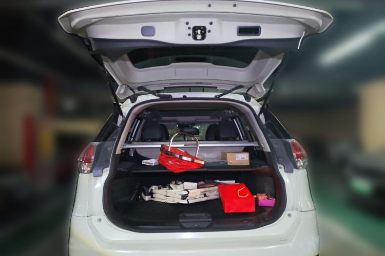 Used Nissan X-Trail 2014 2.0L CVT Comfort Edition 2WD Trunk
