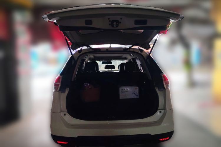 Used Nissan X-Trail 2014 2.0L CVT Comfort Edition 2WD Trunk