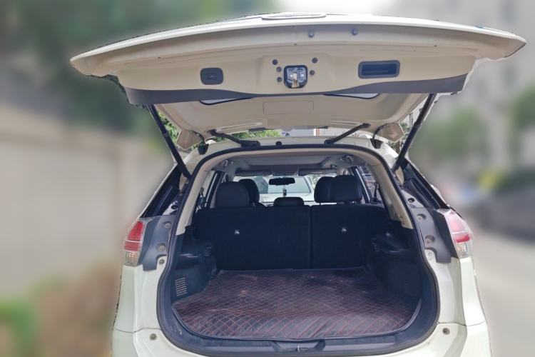 Used Nissan X-Trail 2014 2.0L CVT Comfort Edition 2WD Trunk