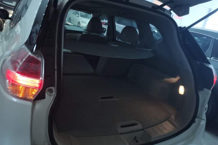 Used Nissan X-Trail 2014 2.0L CVT Comfort Edition 2WD Trunk