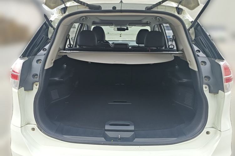 Used Nissan X-Trail 2014 2.0L CVT Comfort Edition 2WD Trunk