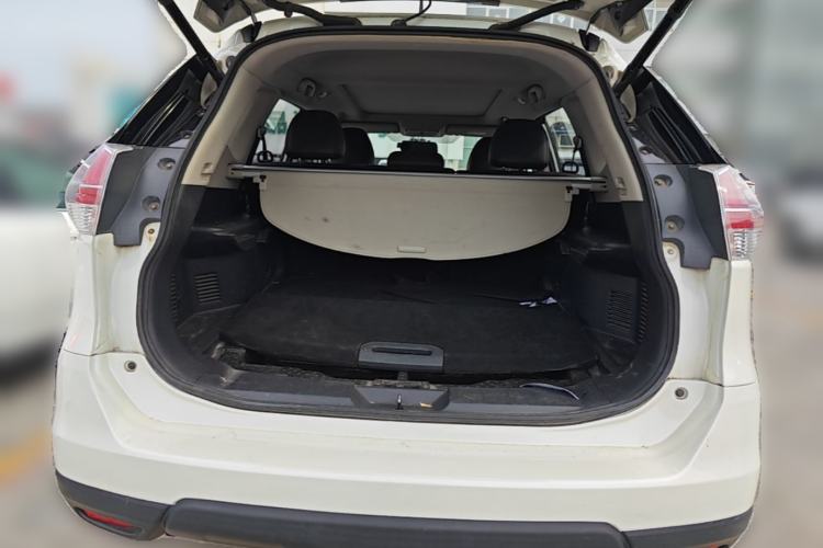 Used Nissan X-Trail 2014 2.5L CVT Luxury Edition 4WD Trunk