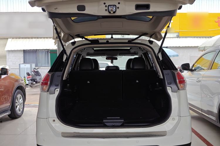 Used Nissan X-Trail 2014 2.0L CVT Comfort Edition 2WD Trunk